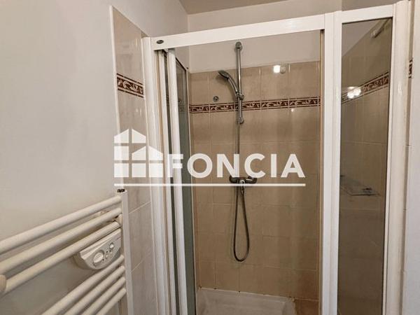 Location Studio 23.6 m² - 19 RUE PAUL BERT Puteaux 92800