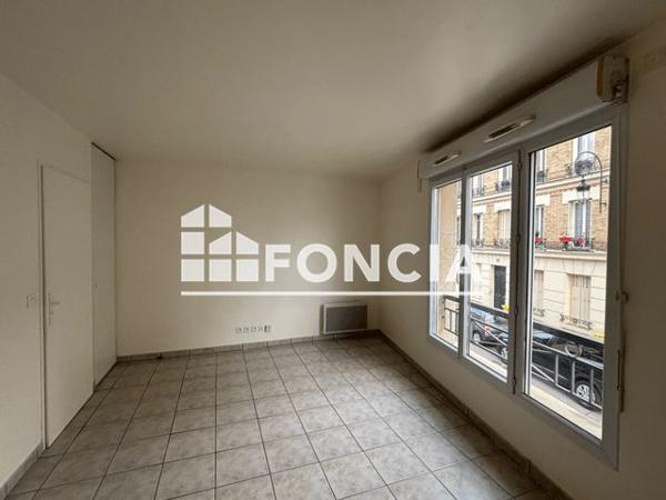 Location Studio 23.6 m² - 19 RUE PAUL BERT Puteaux 92800