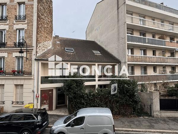 Location Studio 23.6 m² - 19 RUE PAUL BERT Puteaux 92800