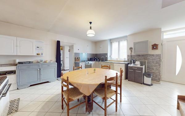 Maison à vendre    6 pièces •  Gondrecourt-Aix