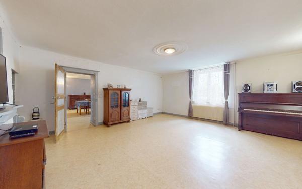 Maison à vendre    6 pièces •  Gondrecourt-Aix