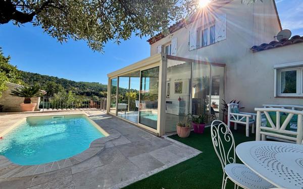 Maison à vendre    5 pièces • 105 m2 Carnoules