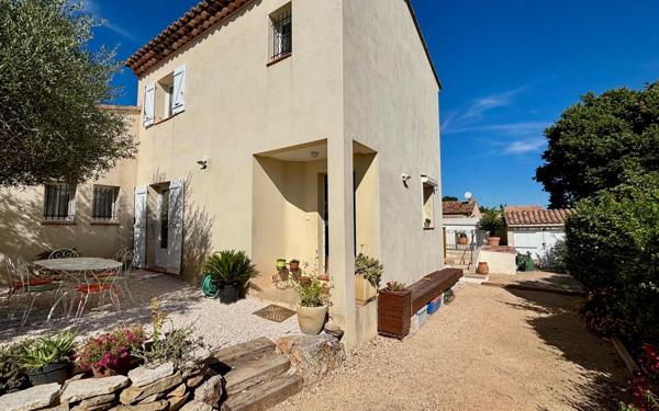 Maison à vendre    5 pièces • 105 m2 Carnoules