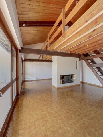 Appartement
                                                                                                                                                                                                                                                                                                                        5 pièce(s)                                                                                                                                                                                                          3 chambre(s)                                                                                                                                                                                                          114  m²