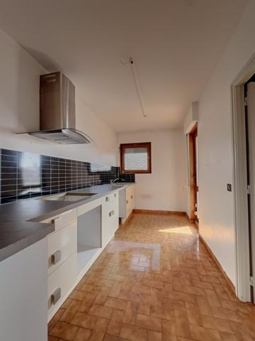 Appartement
                                                                                                                                                                                                                                                                                                                        5 pièce(s)                                                                                                                                                                                                          3 chambre(s)                                                                                                                                                                                                          114  m²