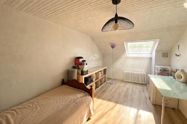 Maison familiale 148 m² - 8 pièces 6 chambres 525 000 € **  - Référence  1757