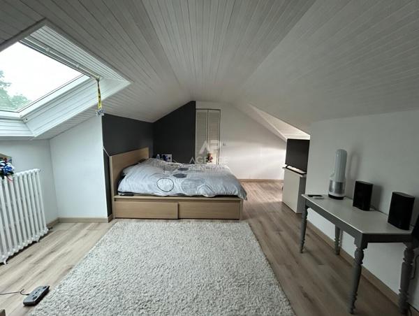 Maison familiale 148 m² - 8 pièces 6 chambres 525 000 € **  - Référence  1757