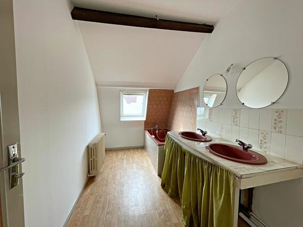 Immeuble à vendre    4 pièces • 195 m2 Béthune