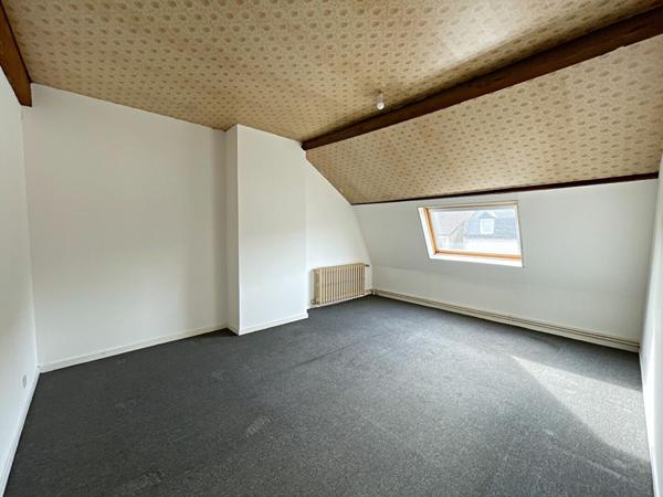 Immeuble à vendre    4 pièces • 195 m2 Béthune