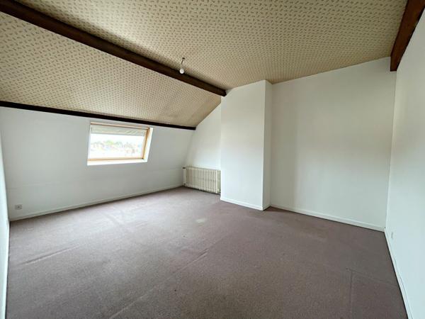 Immeuble à vendre    4 pièces • 195 m2 Béthune