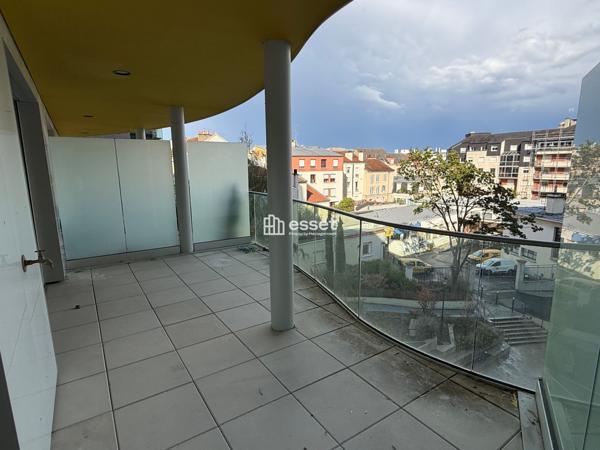 Location Appartement 4 pièces 85.6 m² - Suresnes 92150