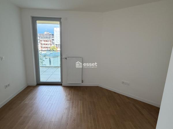 Location Appartement 4 pièces 85.6 m² - Suresnes 92150