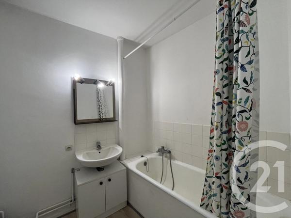 Appartement F3 à vendre  3 pièces - 54,85 m 2   CHATELLERAULT  - 86