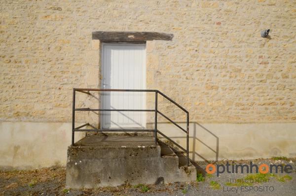 🏡 Maison en pierre au cœur du Ruffec historique
