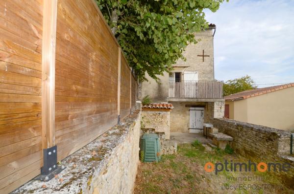🏡 Maison en pierre au cœur du Ruffec historique