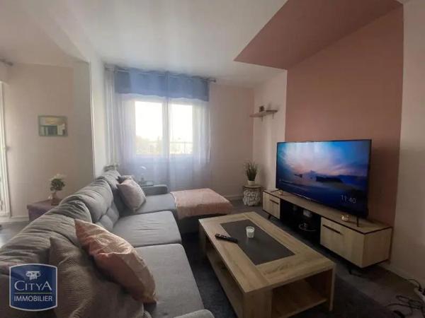 Appartement à louer 4 pièces 77.6m² Chartres (28000)