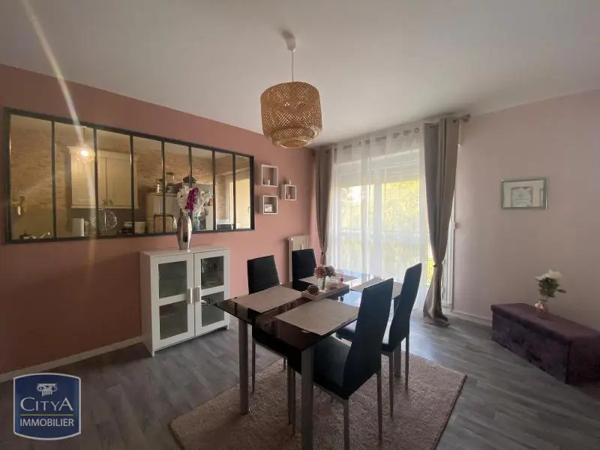 Appartement à louer 4 pièces 77.6m² Chartres (28000)