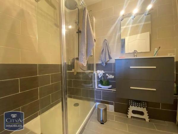 Appartement à louer 4 pièces 77.6m² Chartres (28000)