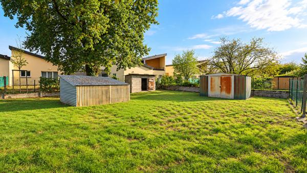 Maison Coulanges-Les-Nevers, 2 chambres, 74m2, double garage, proche écoles et commerces, sous-sol, terrain clôturé