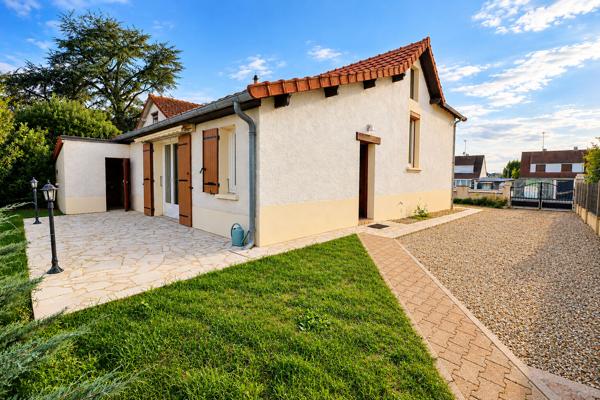 Maison Coulanges-Les-Nevers, 2 chambres, 74m2, double garage, proche écoles et commerces, sous-sol, terrain clôturé