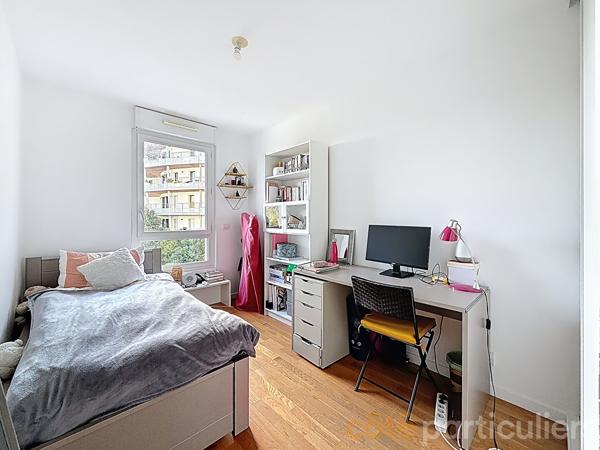 Vente
                Appartement77,57 m² - 4 Pièces -
                    ISSY LES MOULINEAUX (92130)