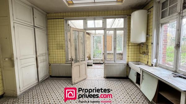 Maison type BOURGEOISE - BEAU POTENTIEL - 4 chambres - jardin - cave - 107 m²