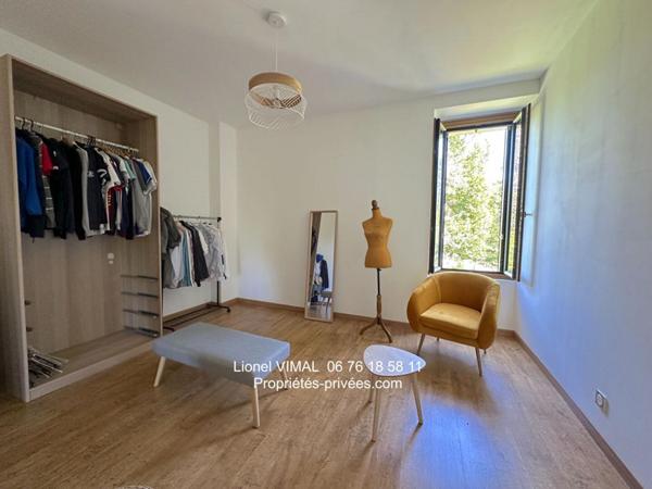 Maison rénovée 5 pièces ( 3 ch ) 170 m2 sur terrain clos et aménagé