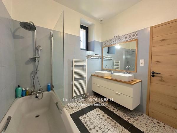 Maison rénovée 5 pièces ( 3 ch ) 170 m2 sur terrain clos et aménagé