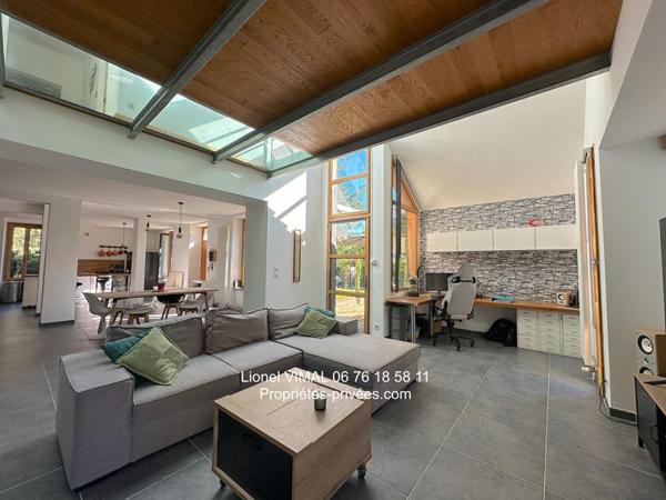 Maison rénovée 5 pièces ( 3 ch ) 170 m2 sur terrain clos et aménagé