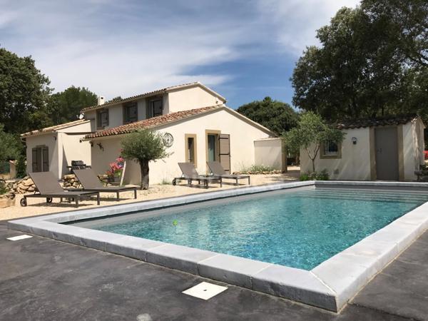 Maison à vendre 8 pièces 235 m2 avec T2 parcelle 4700 m2 piscine LOURMARIN (84)