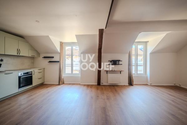 Appartement2 pièces entièrement rénové ? Rue du Connétable