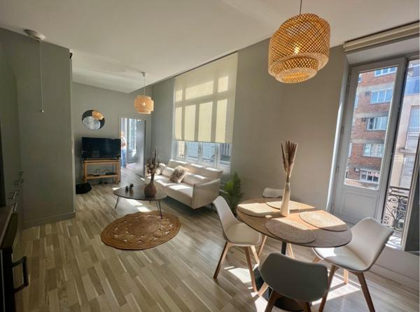 A LOUER : T2 à LILLE • rue Macquart - Quai du Wault • 795 € CC • Réf. 6097