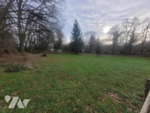 LAVAL - TERRAIN A BATIR 