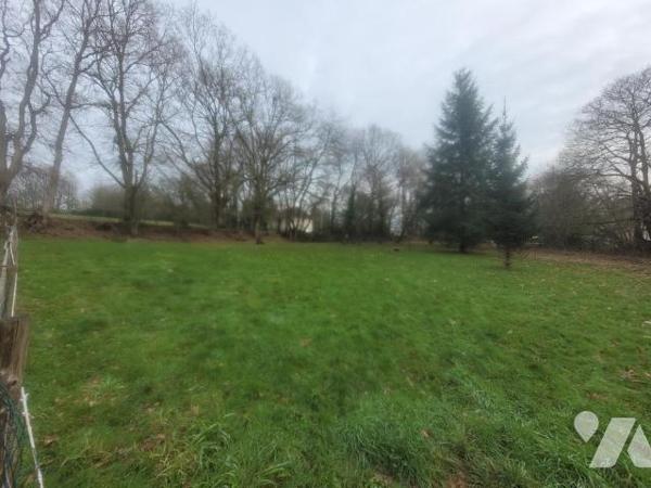 LAVAL - TERRAIN A BATIR 