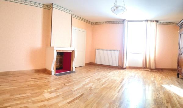 Maison à CONFLANS-SUR-LANTERNE, 70800 - 8 pièces 246m²