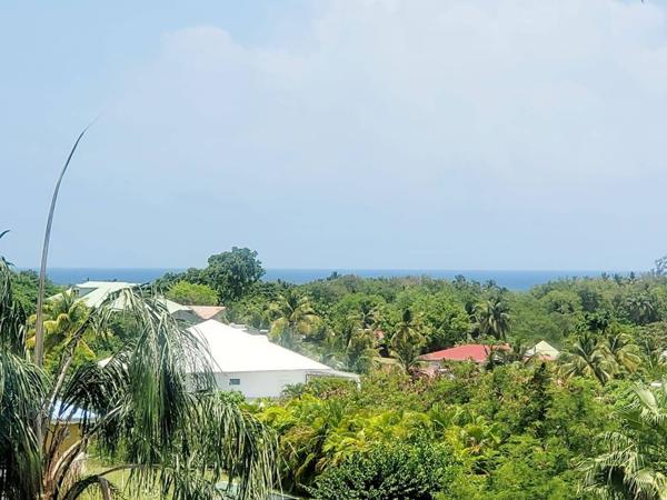 Villa d'Exception sur 3000m² de Terrain : Espaces Luxueux et Terrasses Panoramiques – Votre Oasis de Sérénité Vous Attend !"
