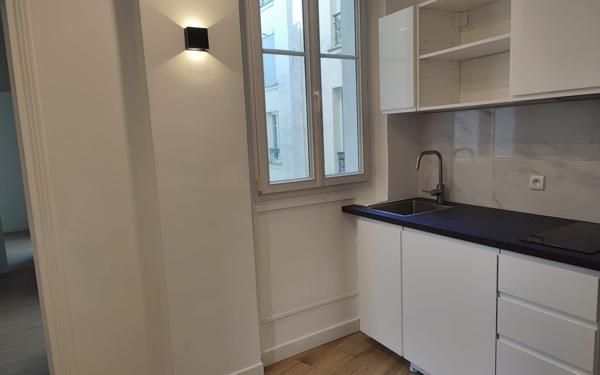 Appartement à vendre    2 pièces • 36,41 m2 Paris 15