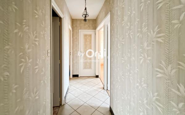 Maison à vendre    5 pièces • 104 m2 Désertines