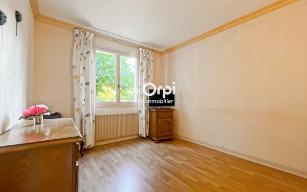 Maison à vendre    5 pièces • 104 m2 Désertines