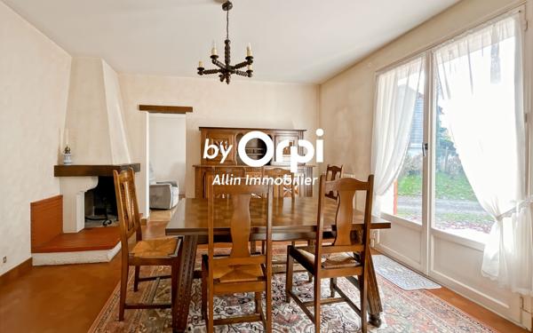 Maison à vendre    5 pièces • 104 m2 Désertines