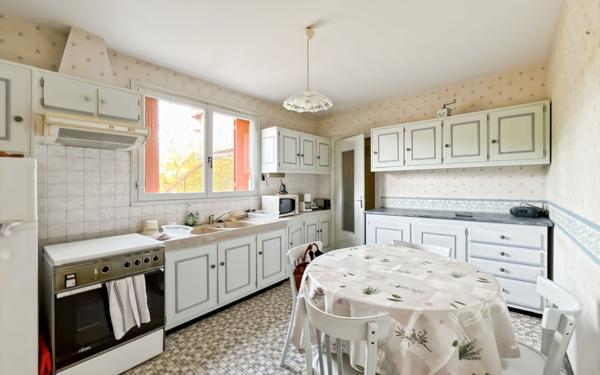 Maison à vendre    5 pièces • 104 m2 Désertines