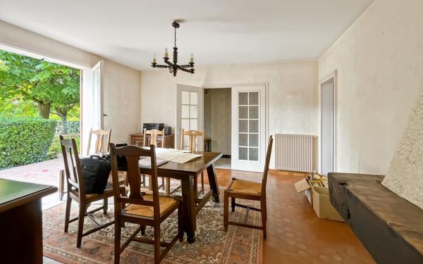 Maison à vendre    5 pièces • 104 m2 Désertines