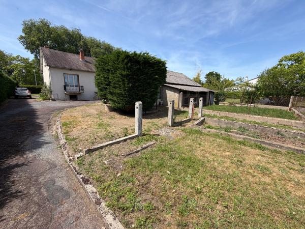 MAISON 2 CHAMBRES + GARAGE - DEPENDANCE - TERRAIN
