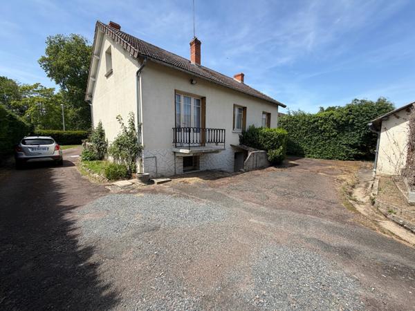 MAISON 2 CHAMBRES + GARAGE - DEPENDANCE - TERRAIN