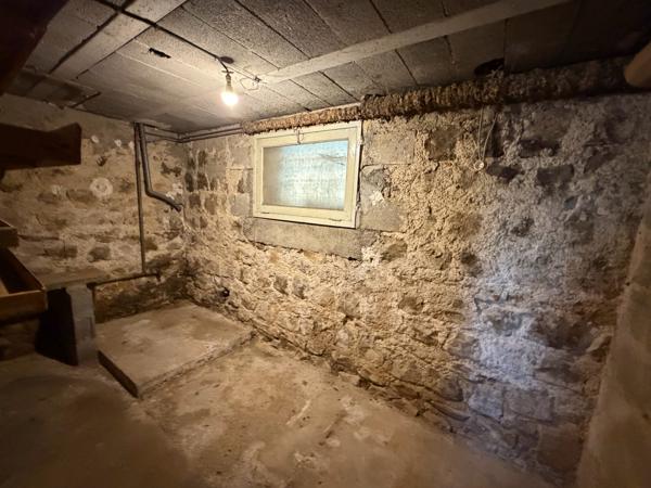 MAISON 2 CHAMBRES + GARAGE - DEPENDANCE - TERRAIN