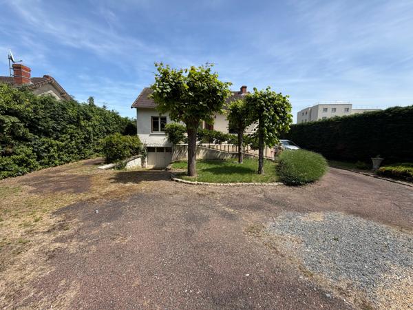 MAISON 2 CHAMBRES + GARAGE - DEPENDANCE - TERRAIN