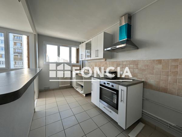 Location Appartement 4 pièces 70.89 m² - 48 AVENUE DE L'EUROPE Poitiers 86000