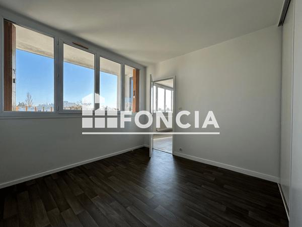 Location Appartement 4 pièces 70.89 m² - 48 AVENUE DE L'EUROPE Poitiers 86000