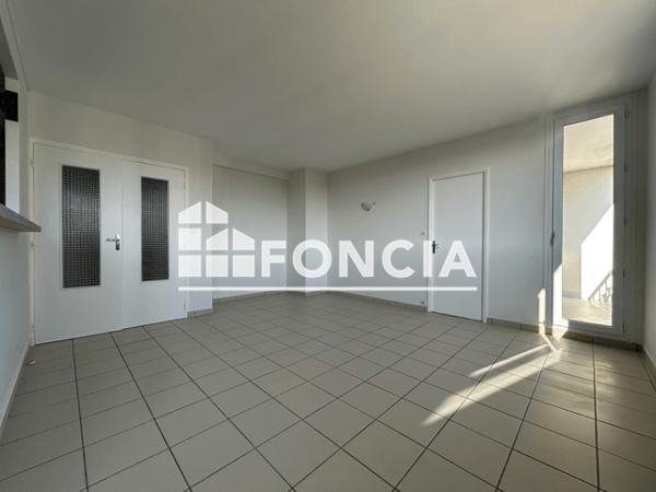 Location Appartement 4 pièces 70.89 m² - 48 AVENUE DE L'EUROPE Poitiers 86000