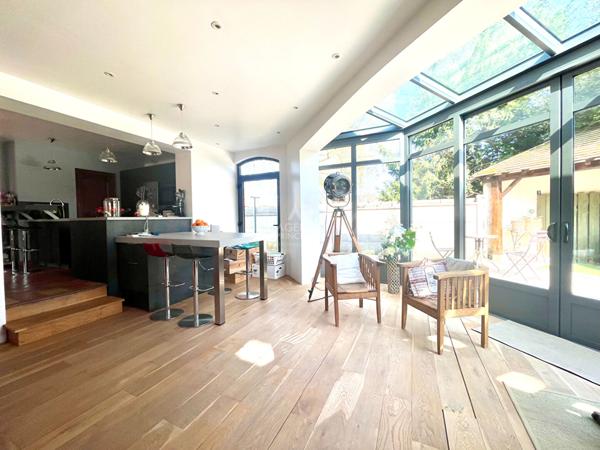 Maison Eragny Sur Oise 7 pièce(s) 220 m2 €635 000 ** - Référence 7535